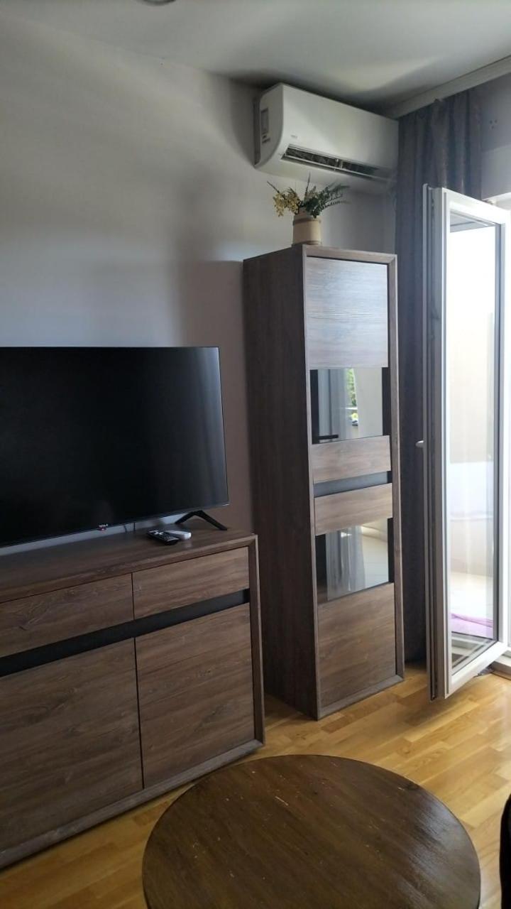 Apartamento Ogi Apartman Podgorica Exterior foto